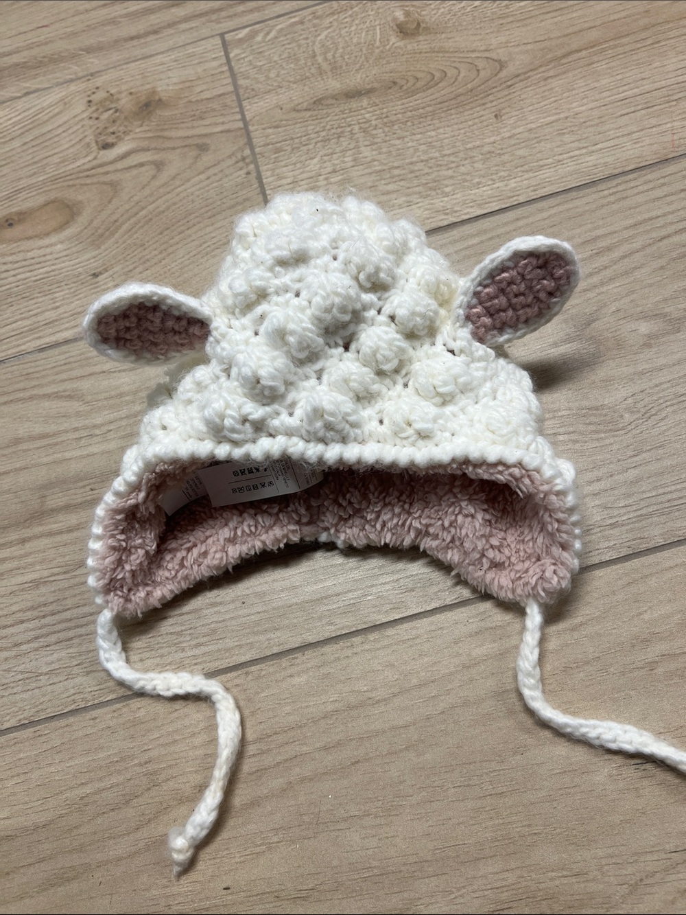 United Colors Of Benetton Kids Crochet Lamb Ear Hat in White and Pink